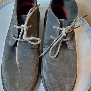 Levi's Comfort Suede Desert Boot. Men size 8.5. Gray color
